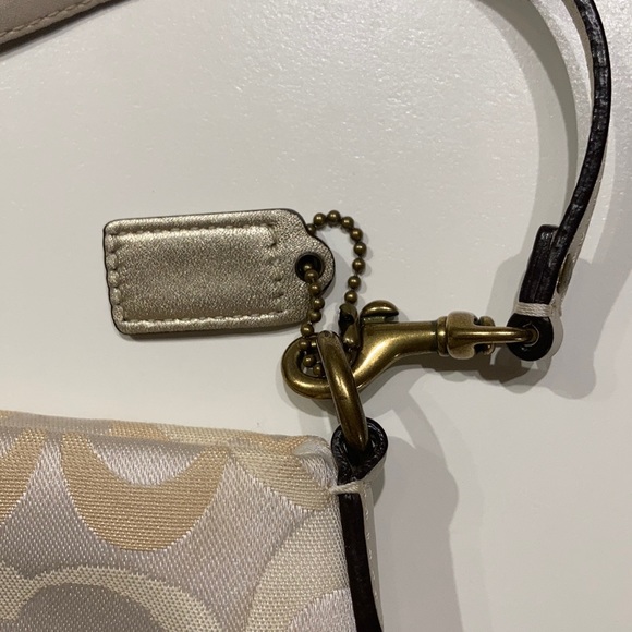 Coach Signature Jacquard Convertible Wristlet - Picture 4 of 8